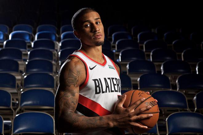 阿伦依旧在 阿伦依旧在