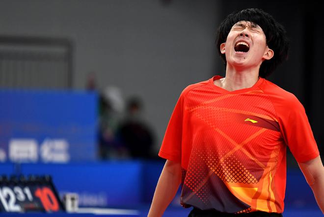 靠近大型体 靠近大型体