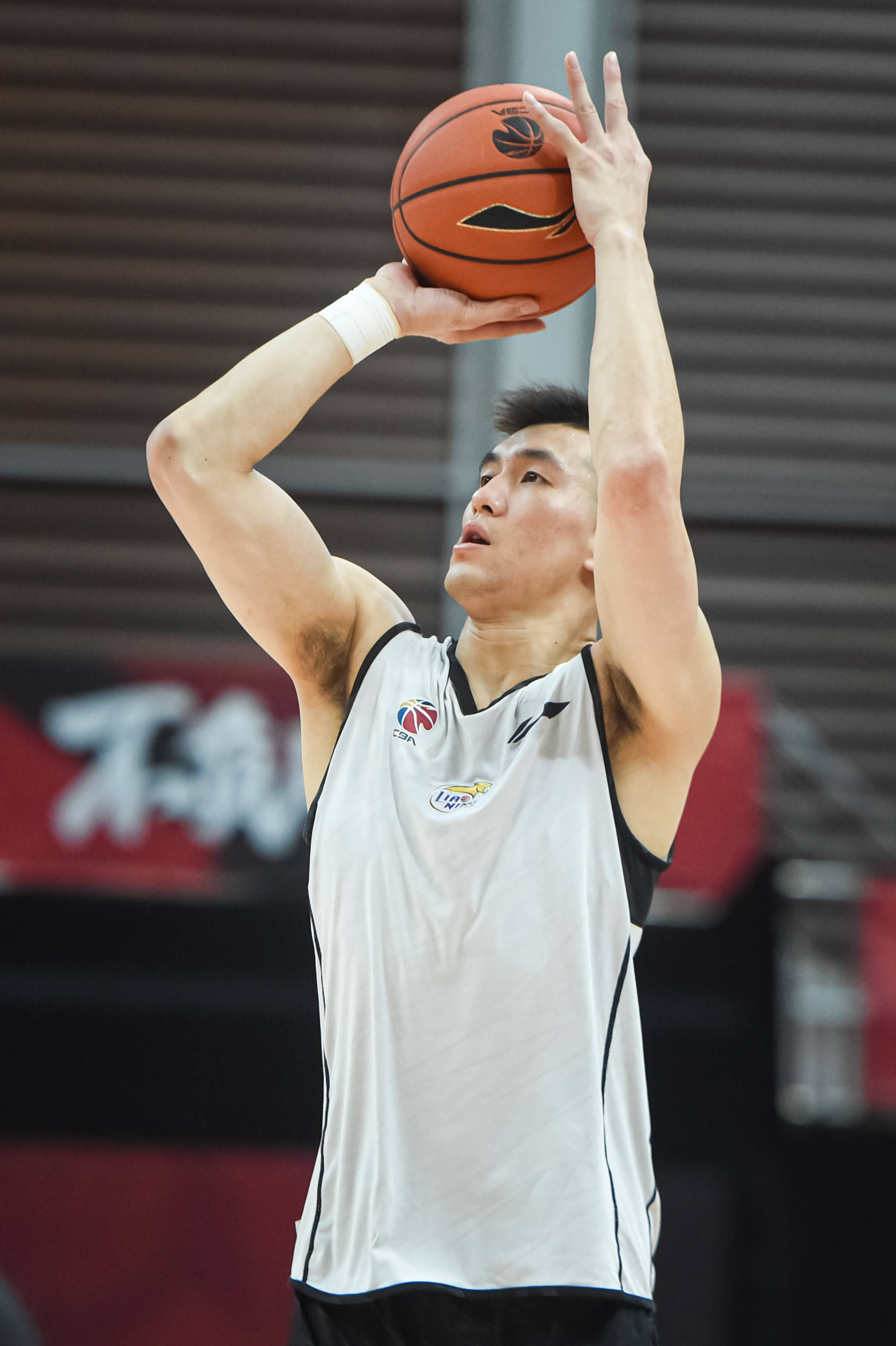 场均价格比 场均价格比